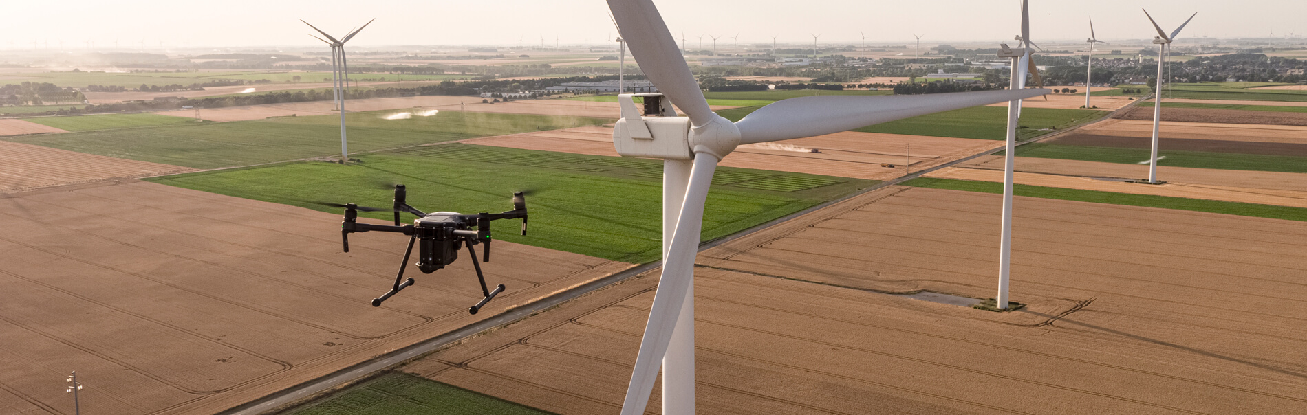droniste inspection eolienne - Spécialiste en imagerie aérienne par drone